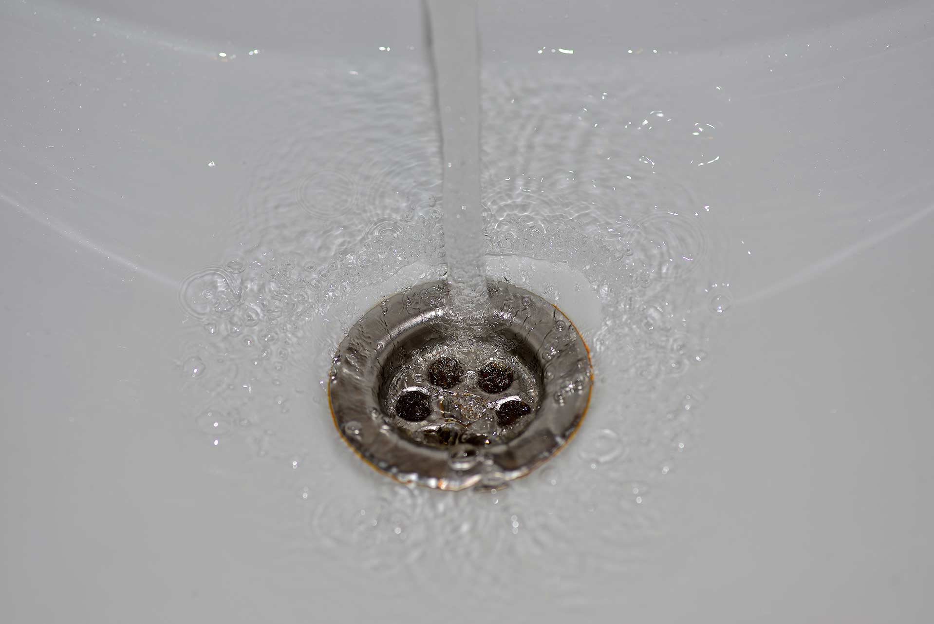 A2B Drains provides services to unblock blocked sinks and drains for properties in Ealing.